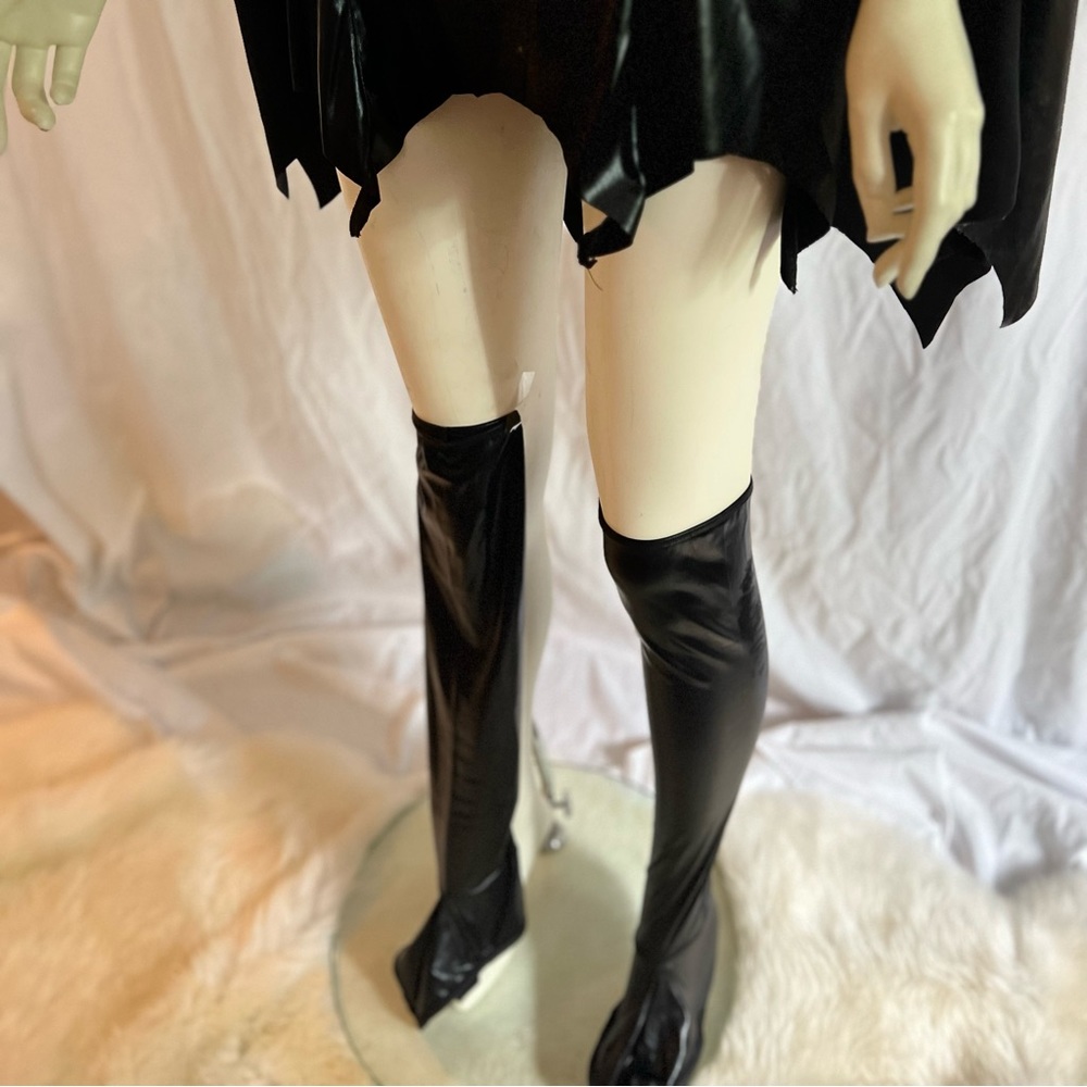 Batgirl costume! Great quality. Mask was repaired but looks good. Size S. - Picture 3 of 12